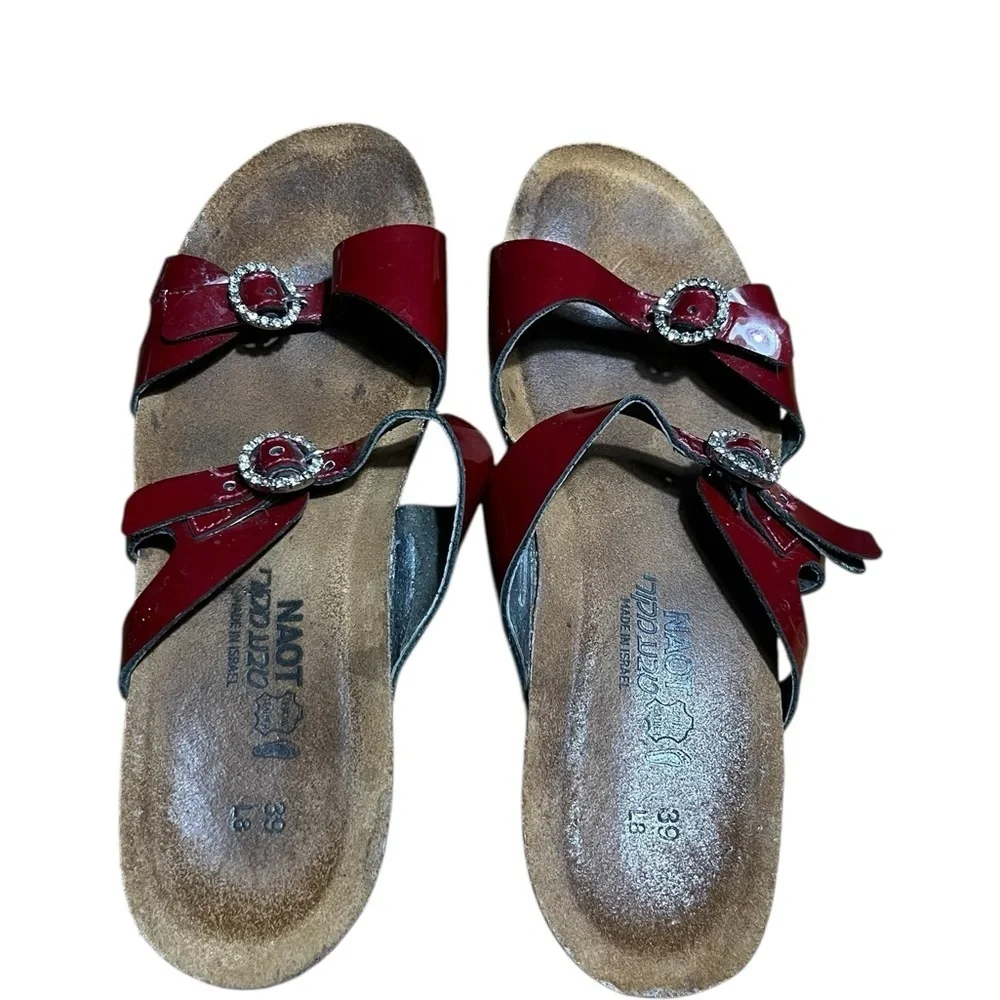 Naot kate red